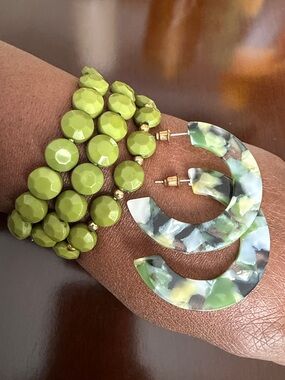 Green Stretch Beaded Bracelet Stack & Green Tortoise Hoop Earrings Set